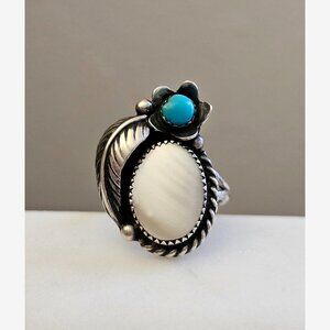 Vintage Navajo Signed WS Turquoise & Mother of Pearl Sterling Silver Flower Ring